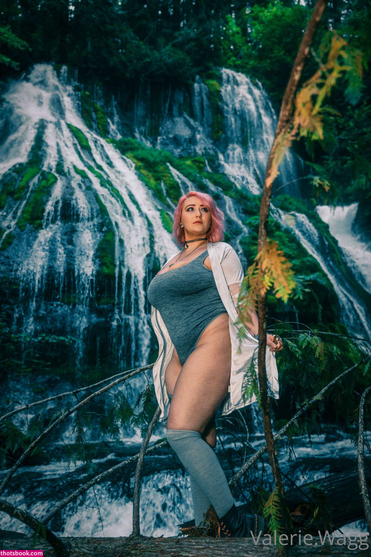 Valerie Wagg Photo #212