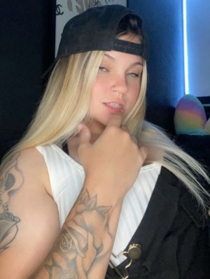 Chelsea Erdman Photo #12