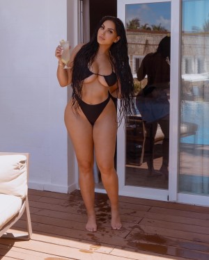 La Reina Shaw Photo #16