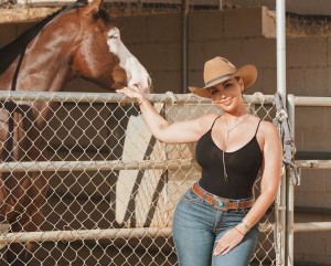 La Reina Shaw Photo #37