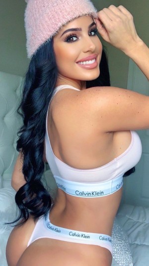 Stephanie Acevedo Photo #37