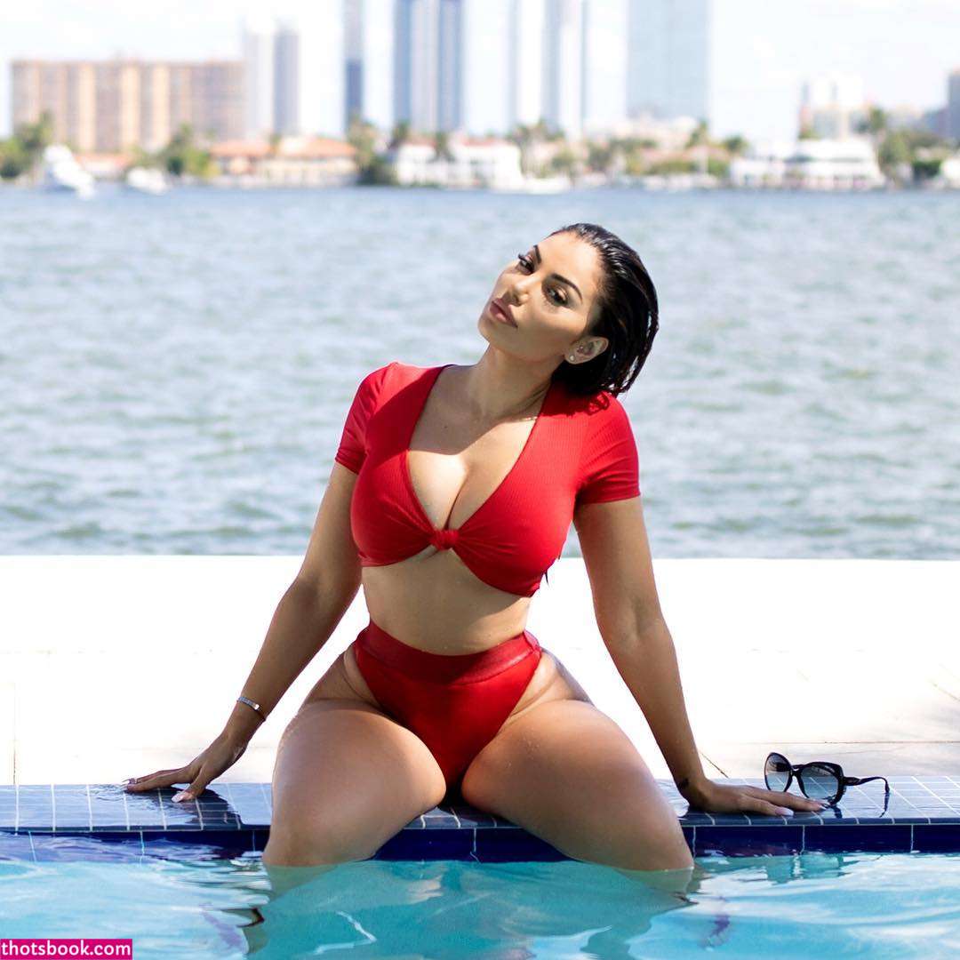 La Reina Shaw Photo #55