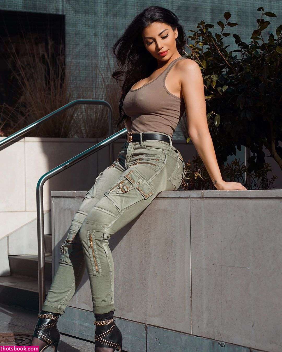 La Reina Shaw Photo #66