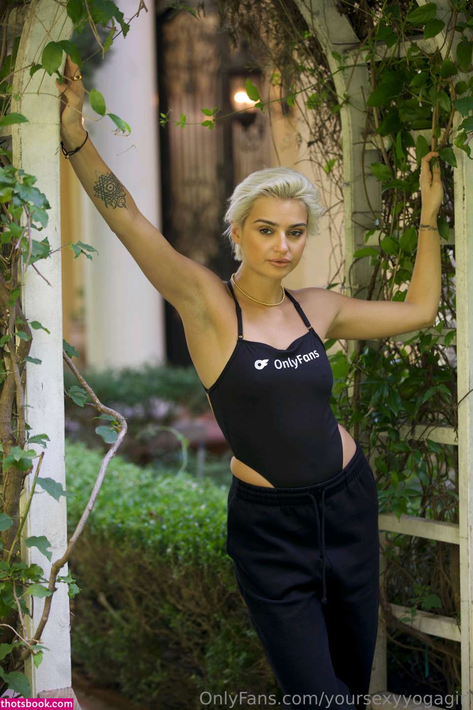 Allie Alina Photo #30