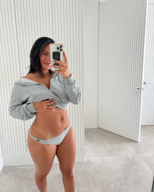 Katya Elise Henry Photo #1