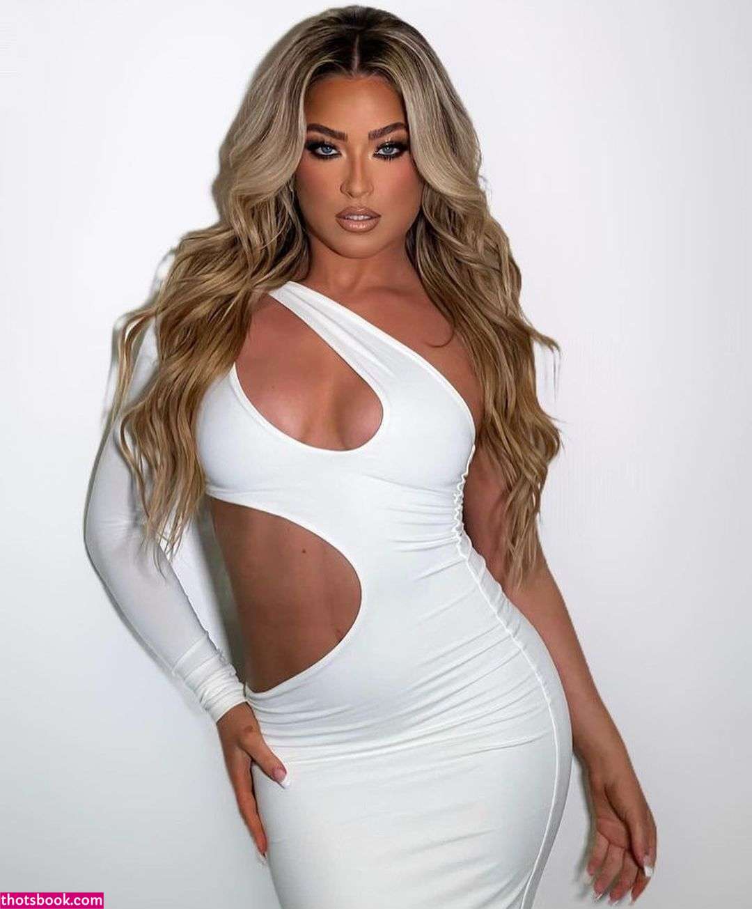 Scarlet Aviram Photo #16