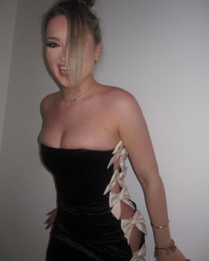 Scarlet Aviram Photo #19