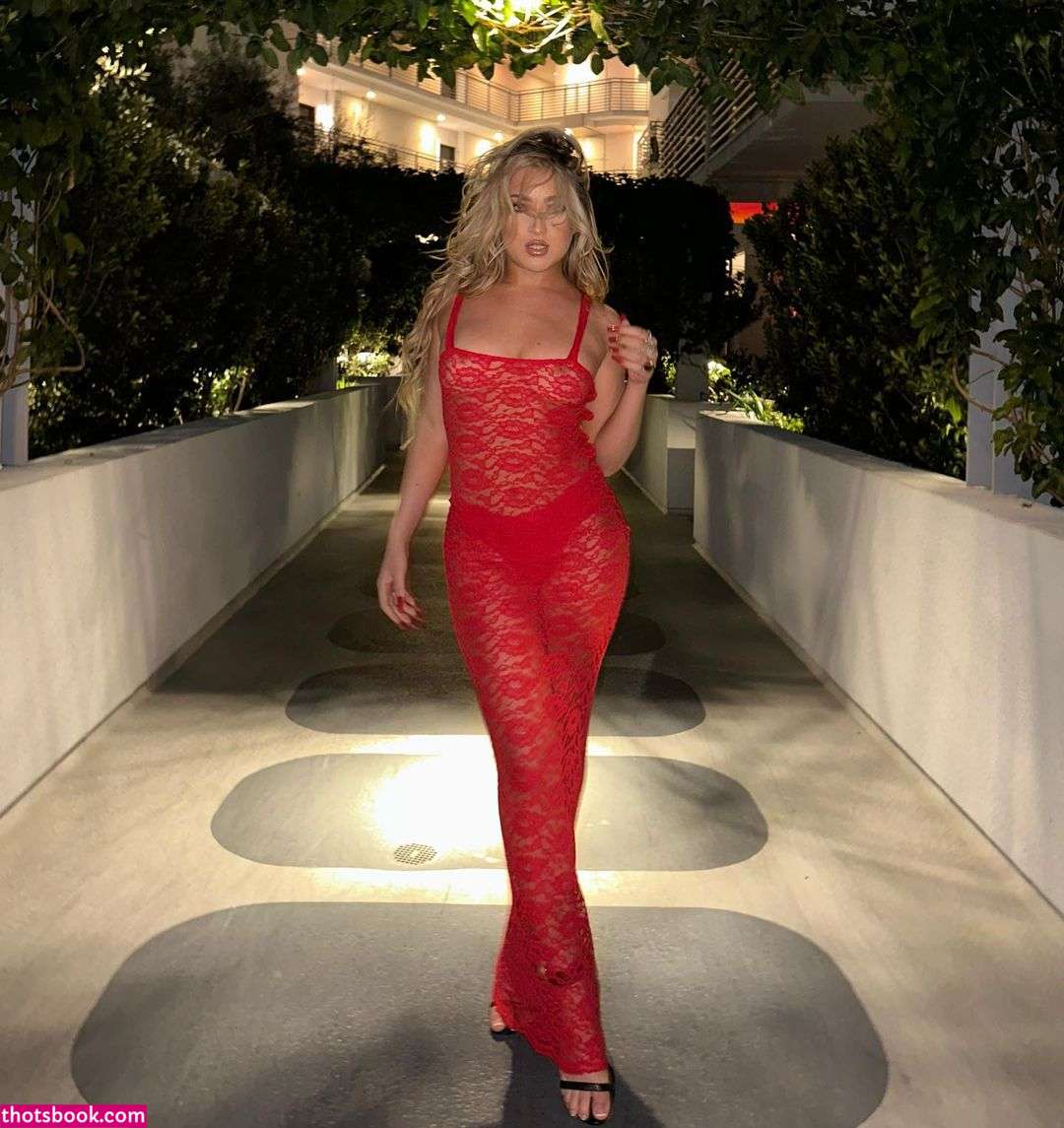 Scarlet Aviram Photo #26