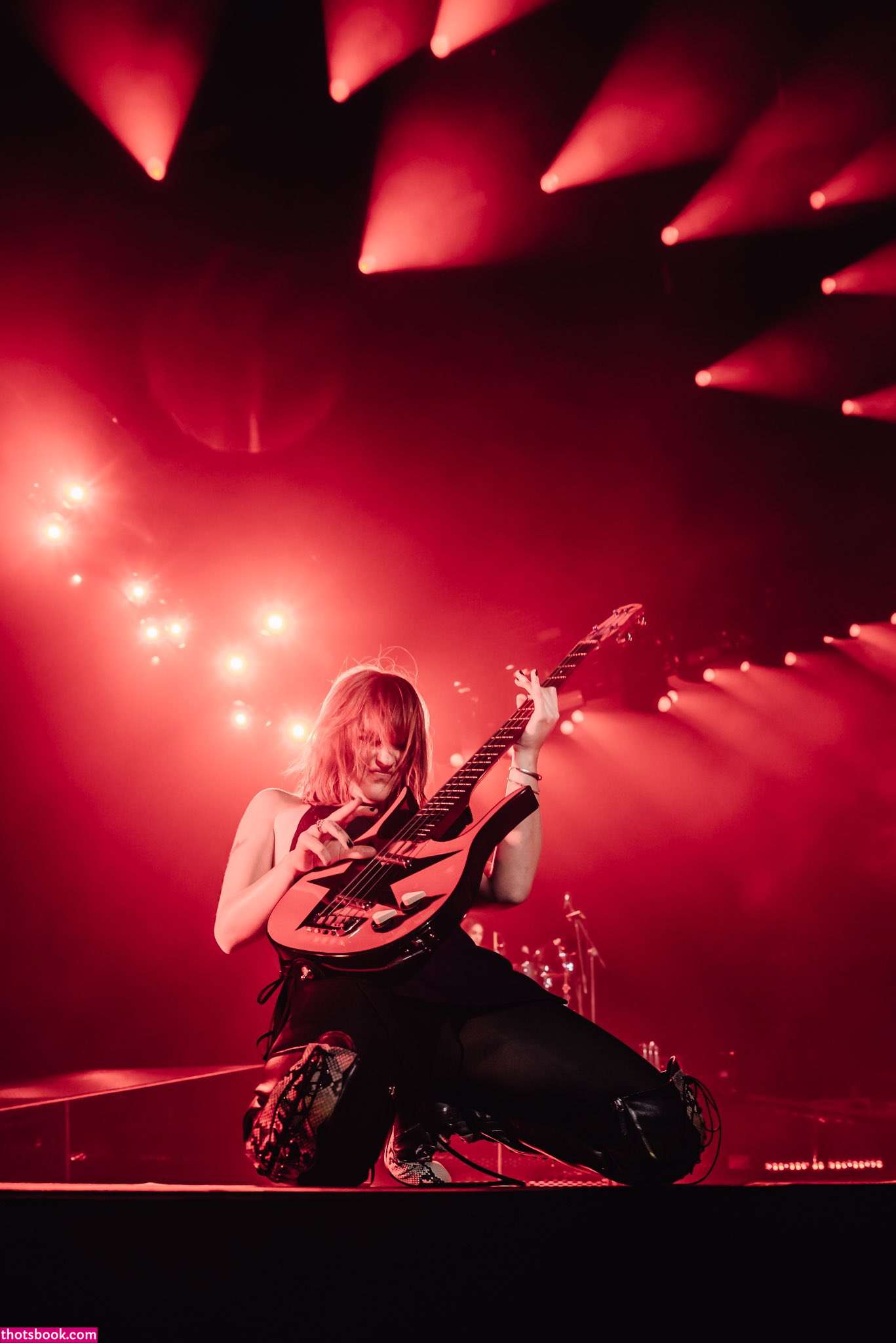 Victoria De Angelis Photo #5