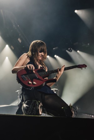 Victoria De Angelis Photo #9