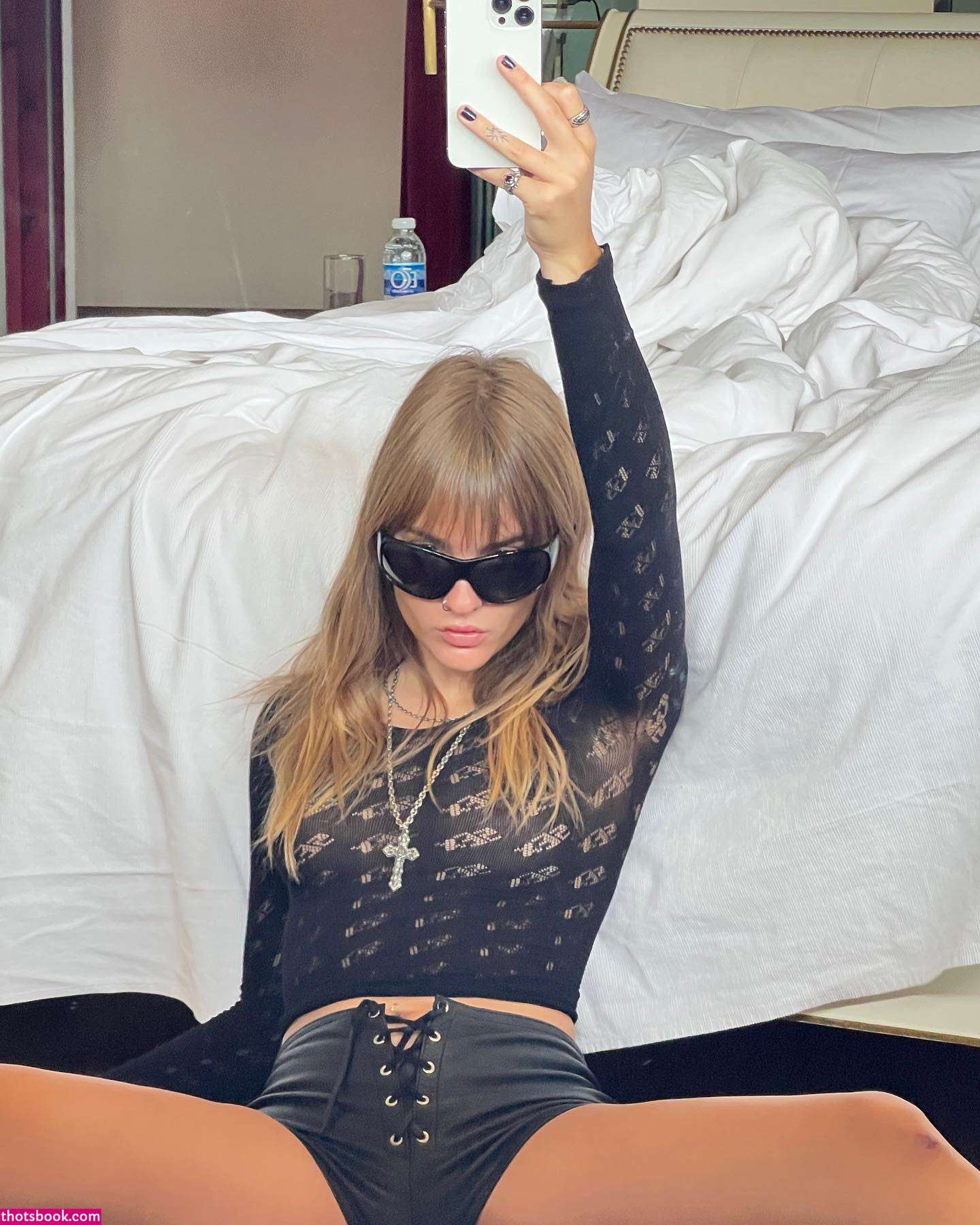 Victoria De Angelis Photo #20