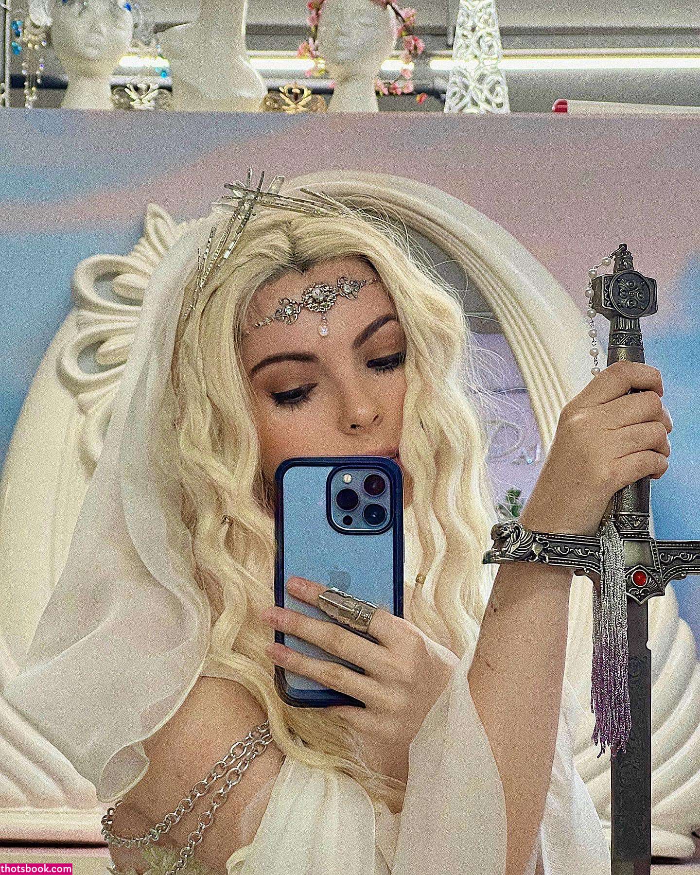 Karla Cuencas Photo #17