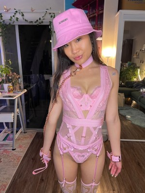 Jeannie Elise Mai Photo #16