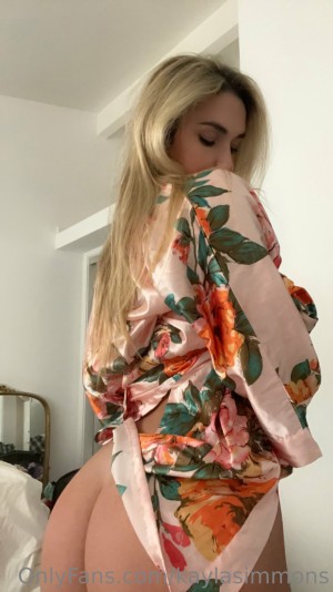 Kayla Simmons Photo #118