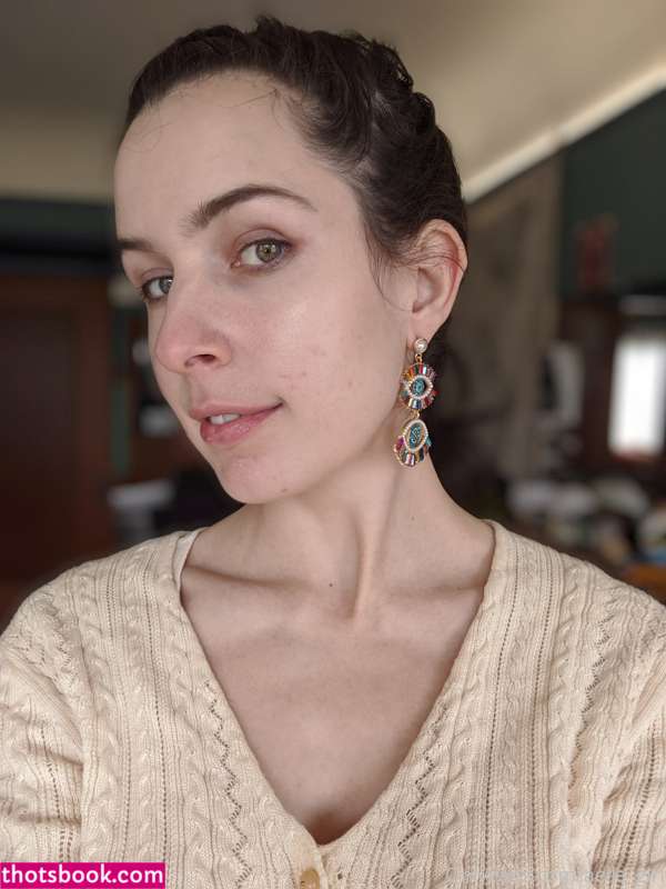 Aella Girl Photo #17