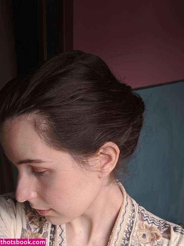 Aella Girl Photo #29