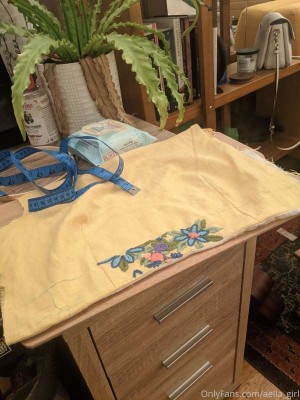 Aella Girl Photo #24