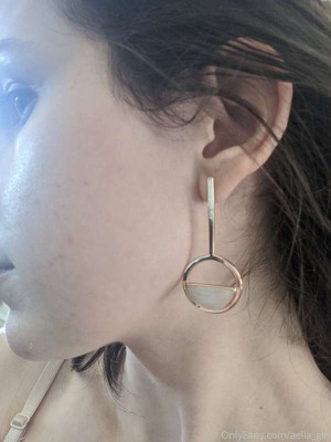 Aella Girl Photo #25