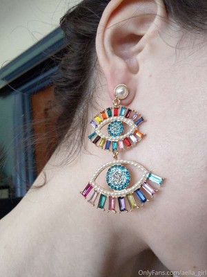 Aella Girl Photo #32