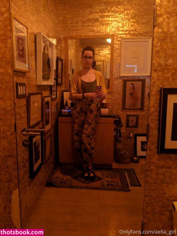 Aella Girl Photo #41