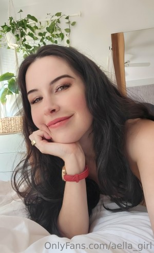 Aella Girl Photo #51