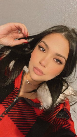 Felicia Vianey Photo #7