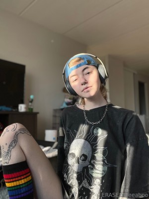 erasedweeaboo Photo #96