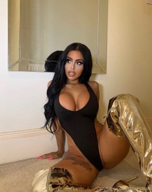 Chloe Saxon Photo #28