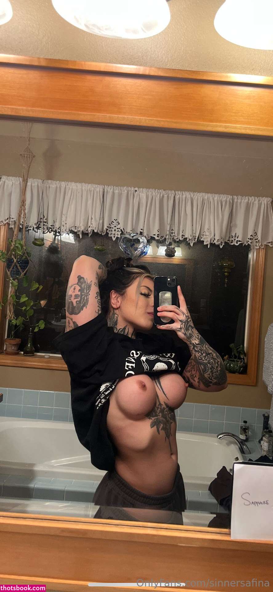 sinnersafina Photo #30