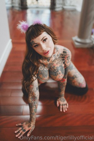 Tigerlilly Photo #135