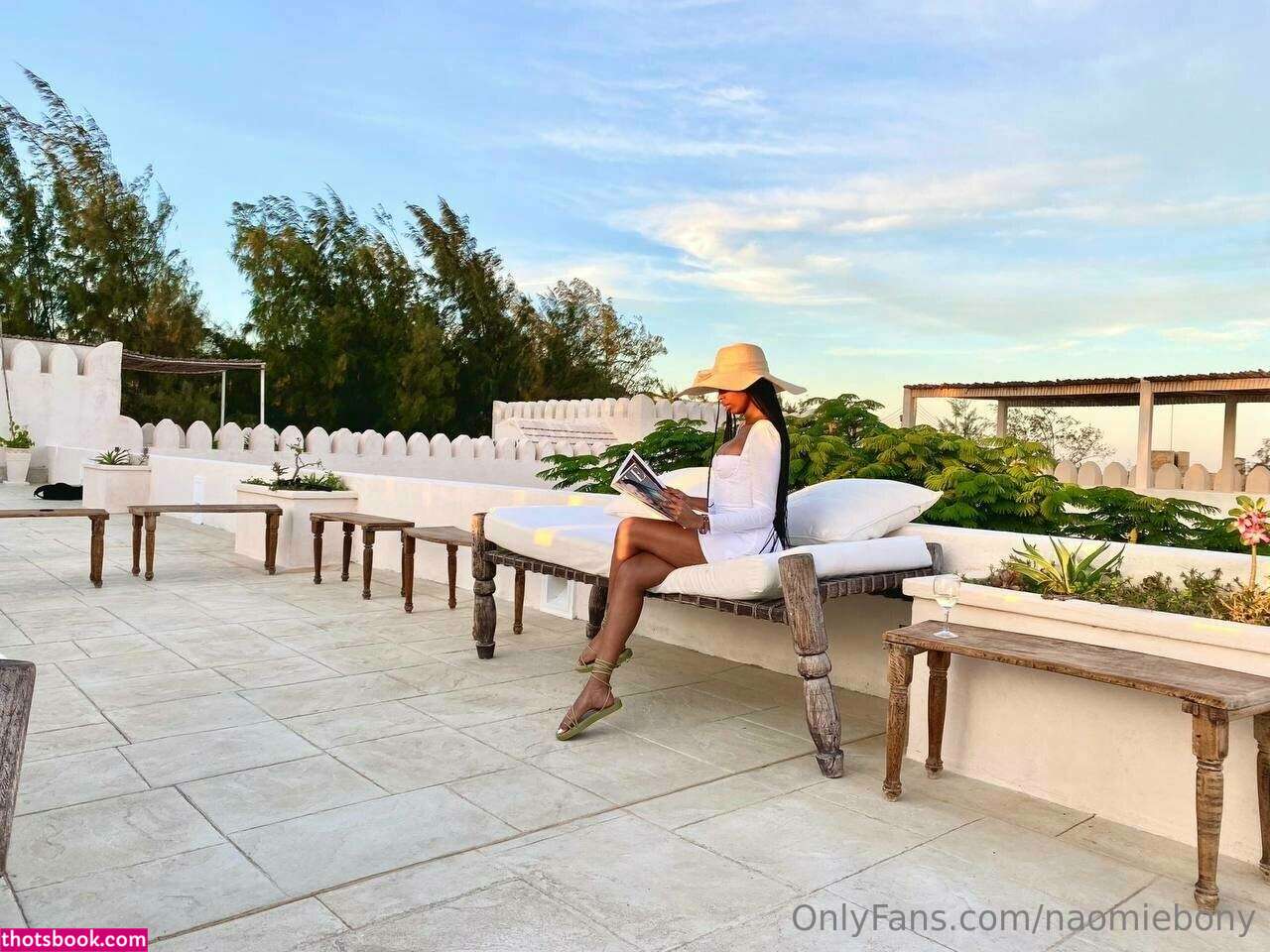 ebonynaomii Photo #14