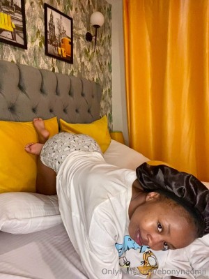 ebonynaomii Photo #30