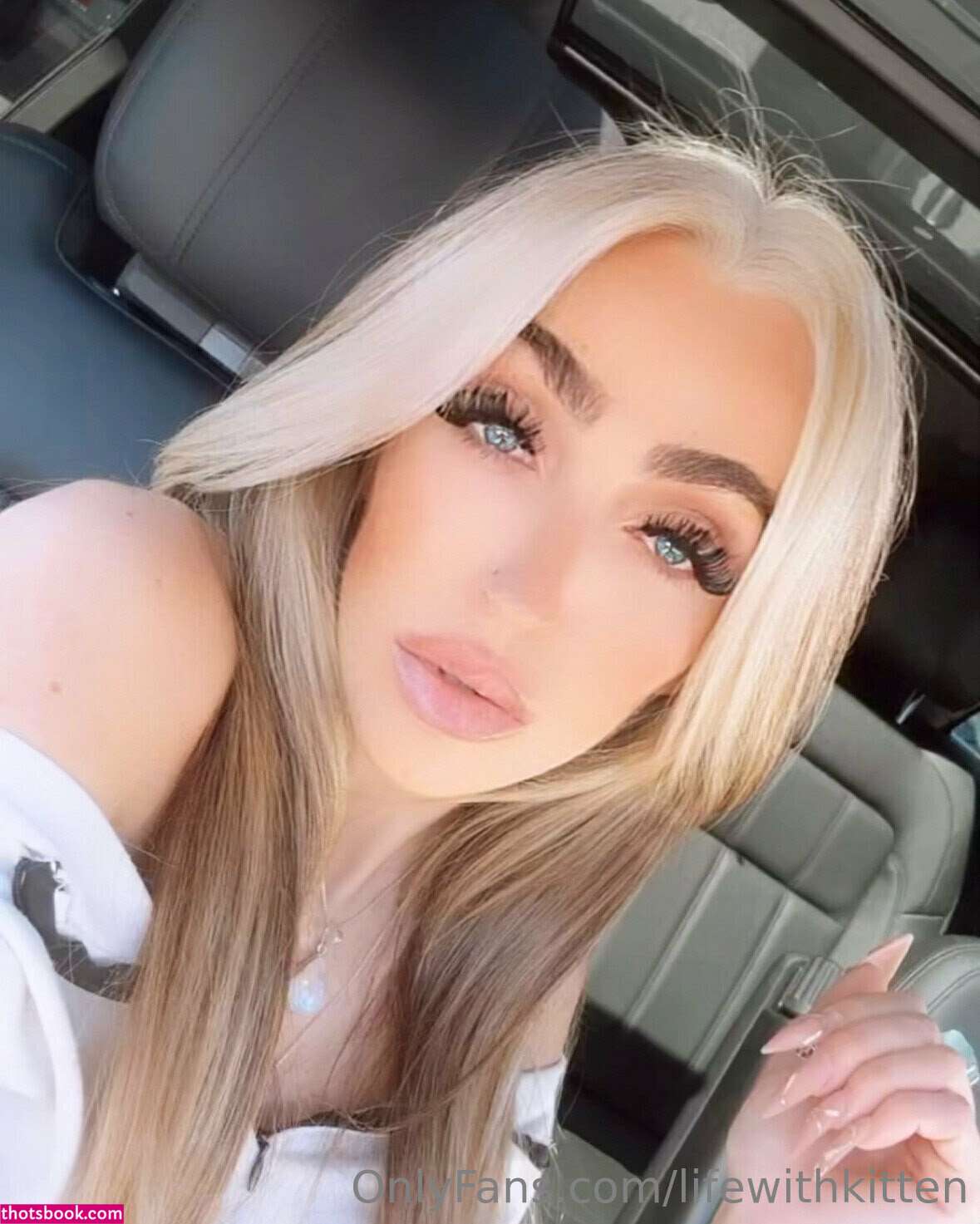 lifewithkitten Photo #17