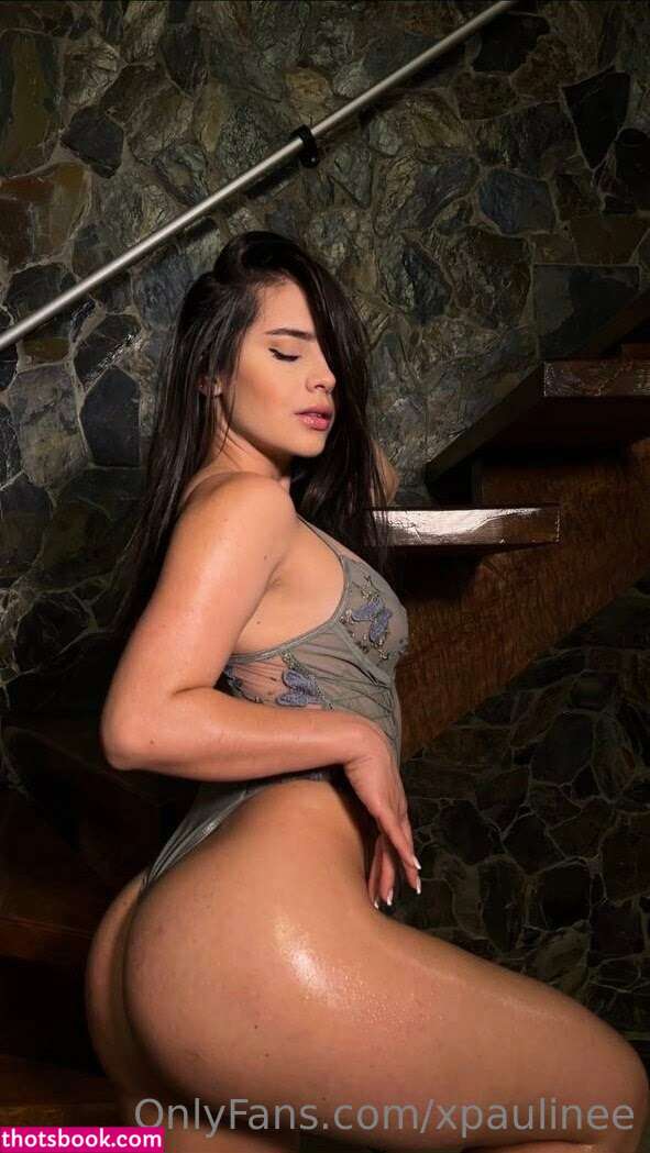 Paulina Zuluaga Photo #1