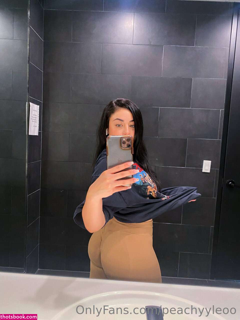 Peachyyleoo Photo #8