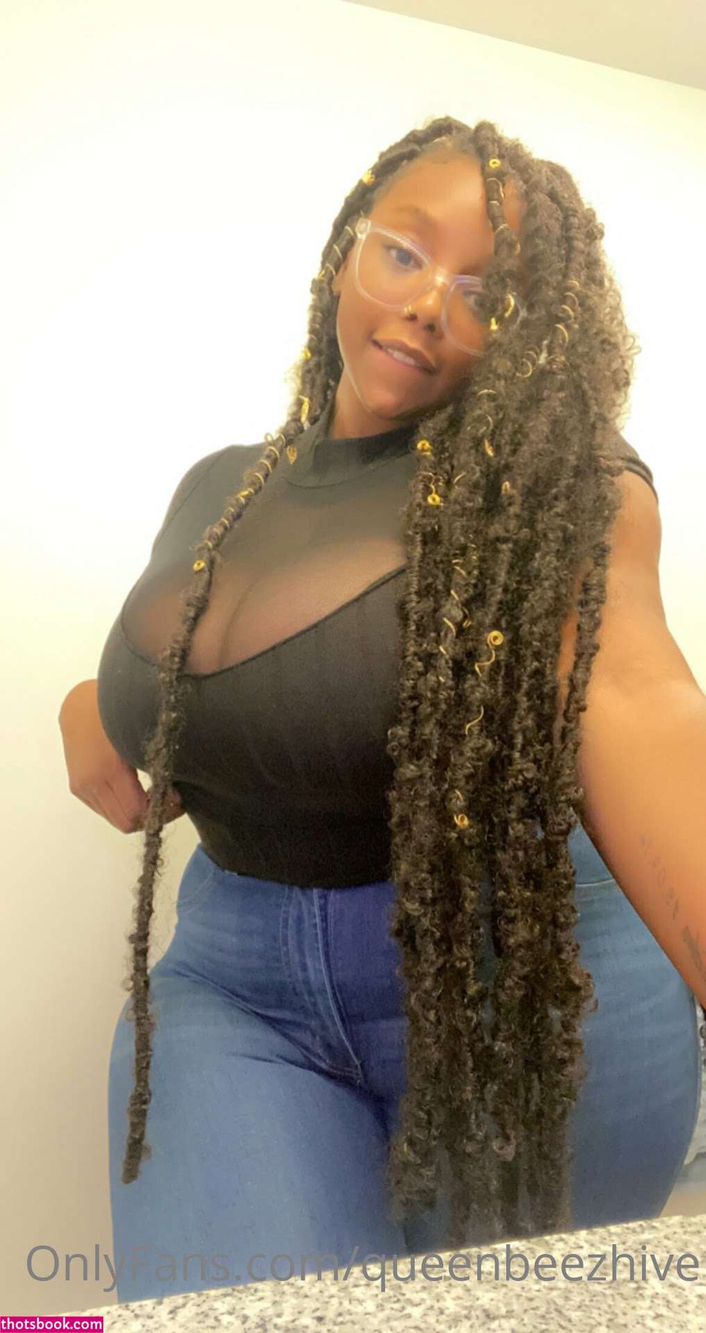 Queenbeezhive Photo #28