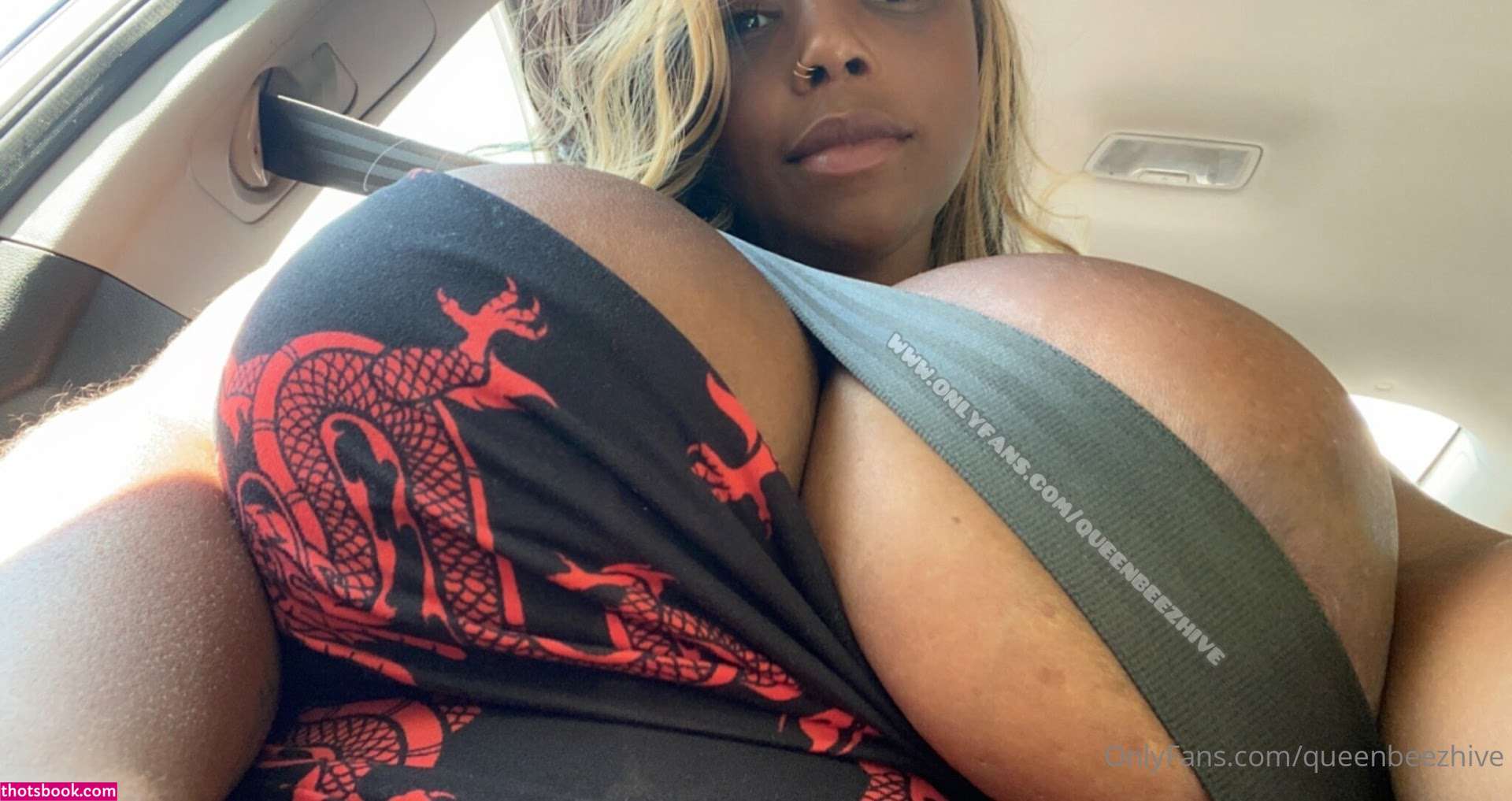 Queenbeezhive Photo #33