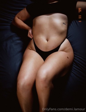 Demi Lamour Photo #3