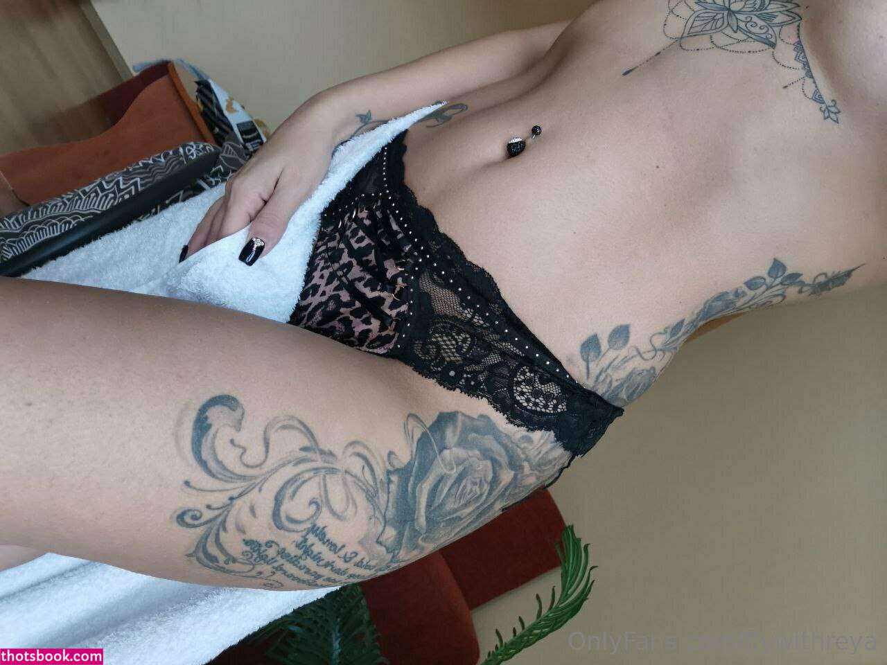 Reyateacheswell Photo #33