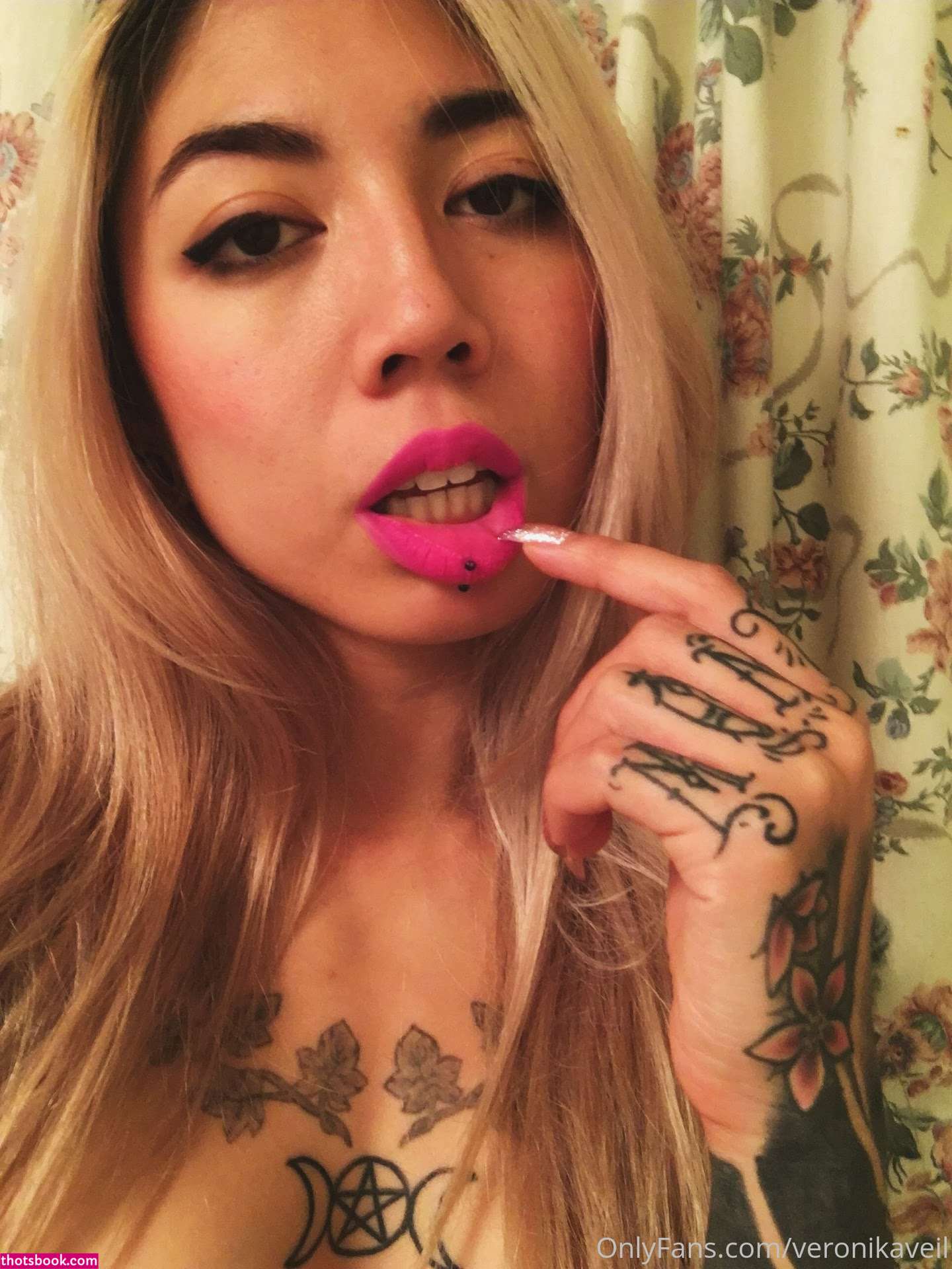 xveronikaxveilx Photo #3