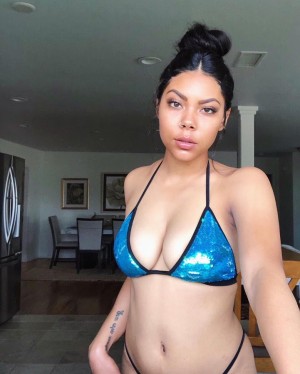 aly8008cat Photo #31