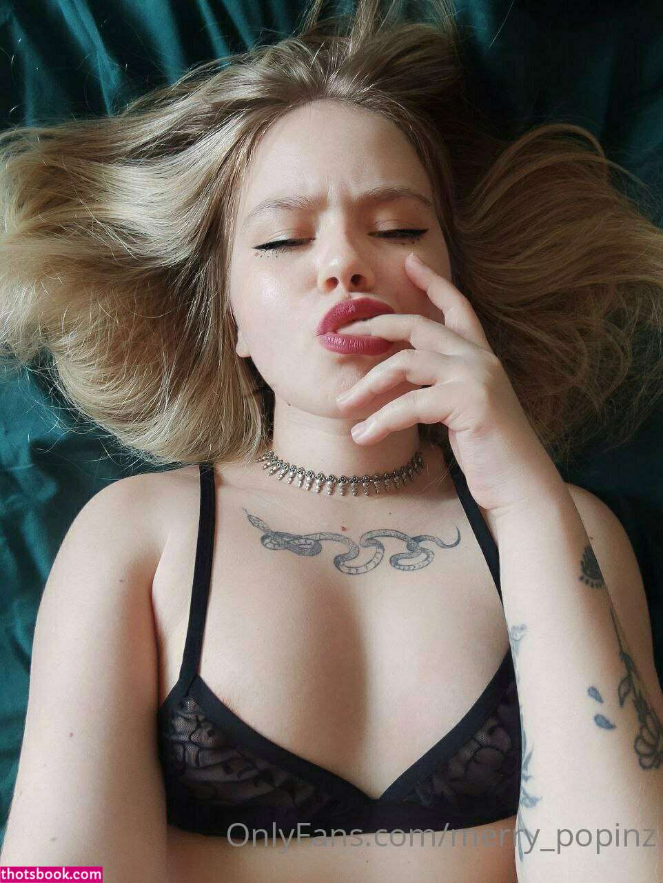 Merry Popinz Photo #26