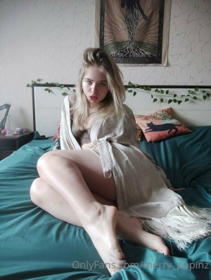 Merry Popinz Photo #34