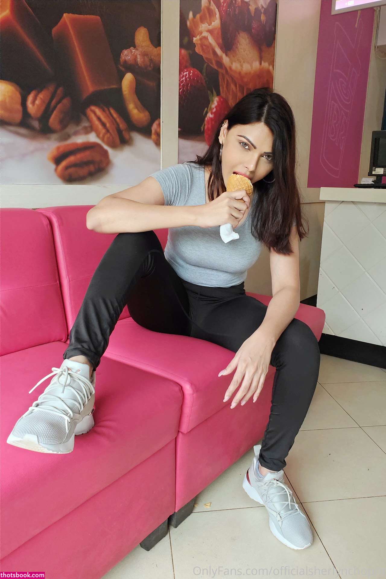 Sherlyn Chopra Photo #24