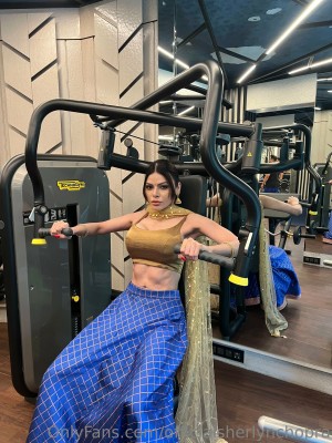 Sherlyn Chopra Photo #26