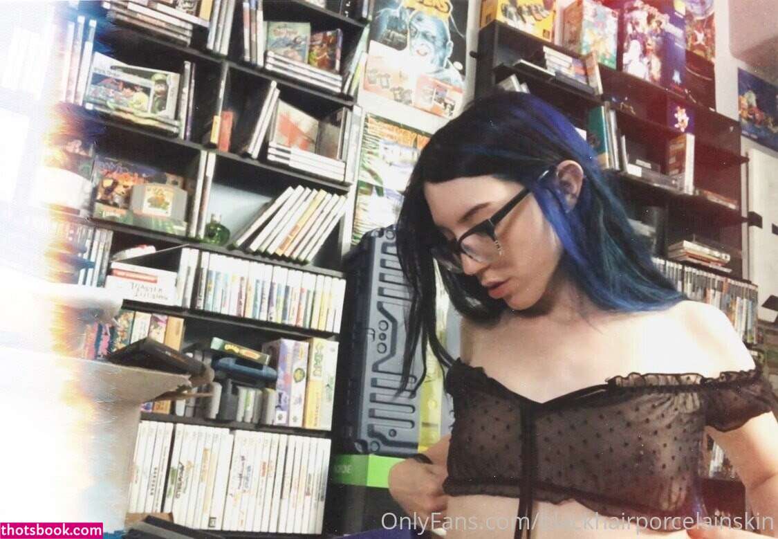 blackhairporcelainskin Photo #20