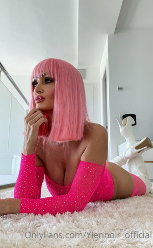 Manuela Blanch Photo #8