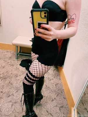 Phoenfatale Photo #9