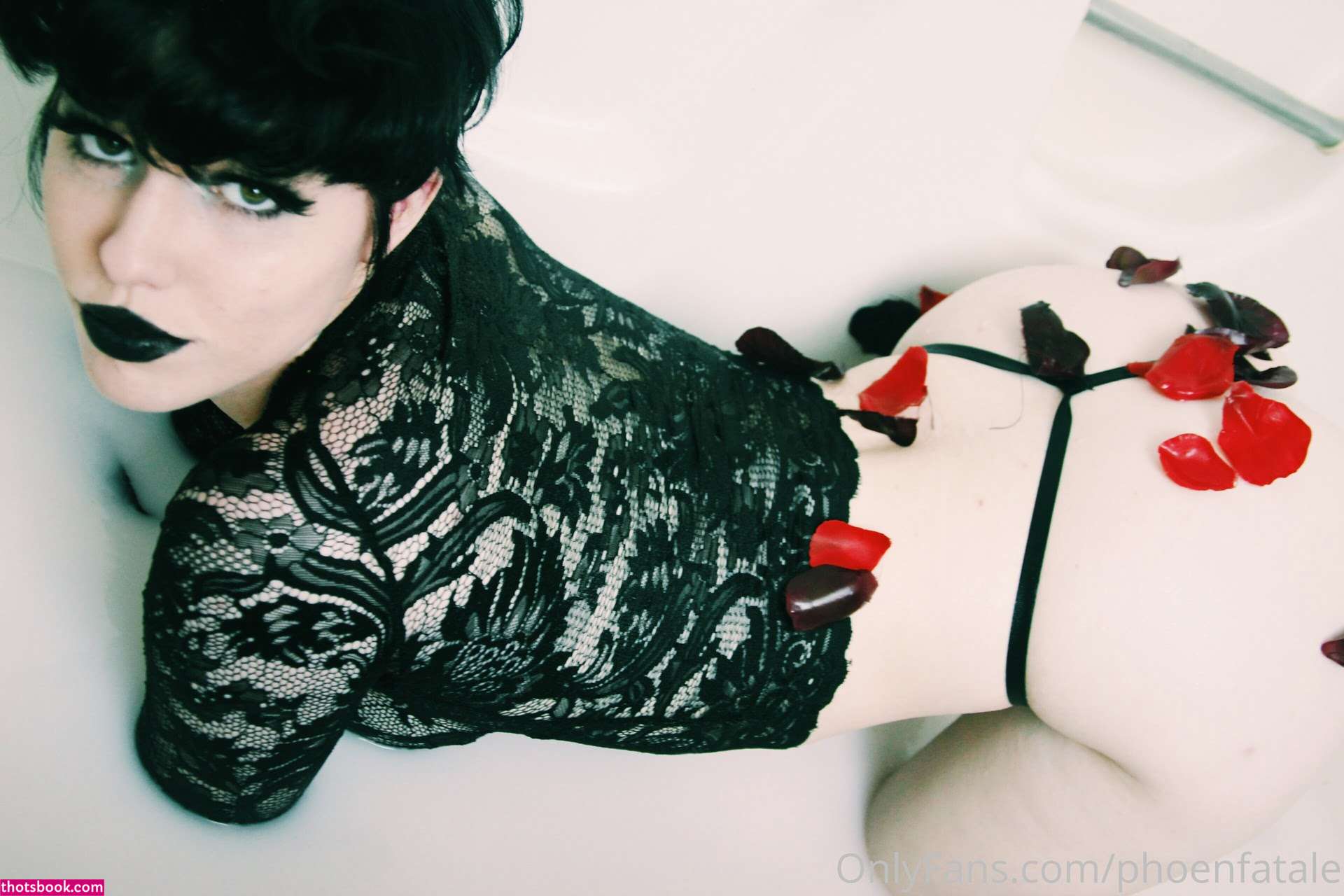 Phoenfatale Photo #15