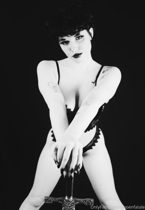 Phoenfatale Photo #17